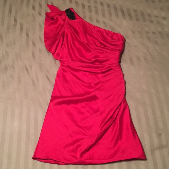 Cache Dress - Picture 1 of 8